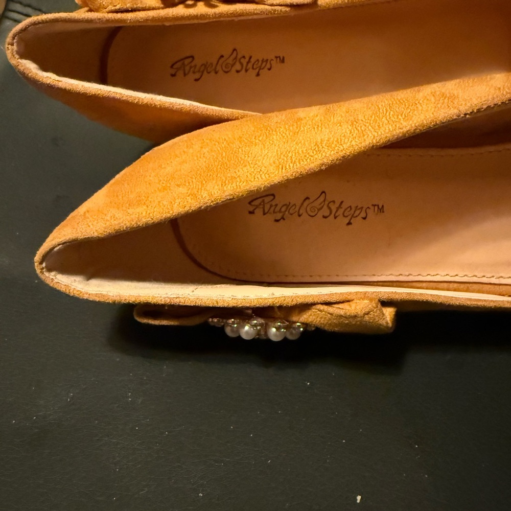 Angel Steps Yellow Bow Pumps - Picture 10 of 10